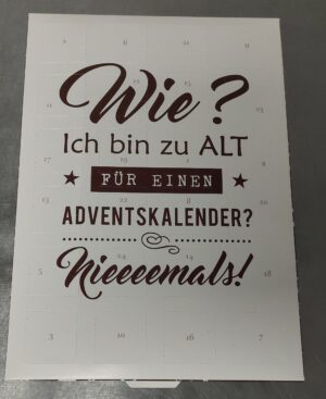 Adventskalender mit Dominosteinen gefüllt